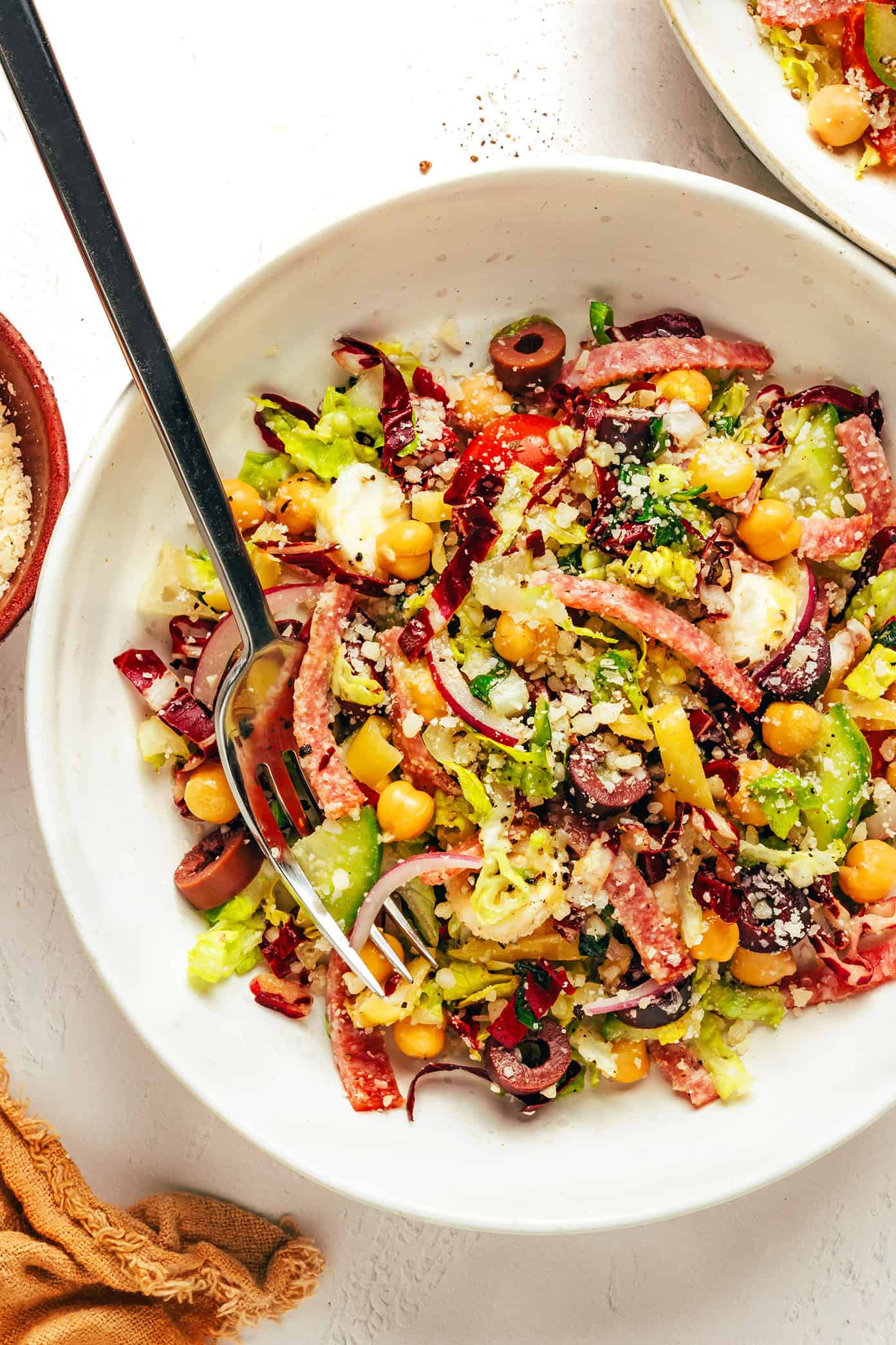 My favorite Italian chopped salad recipe is fresh, hearty, and bursting with zesty Italian flavors in each bite. | gimmesomeoven.com Italian chopped salad
