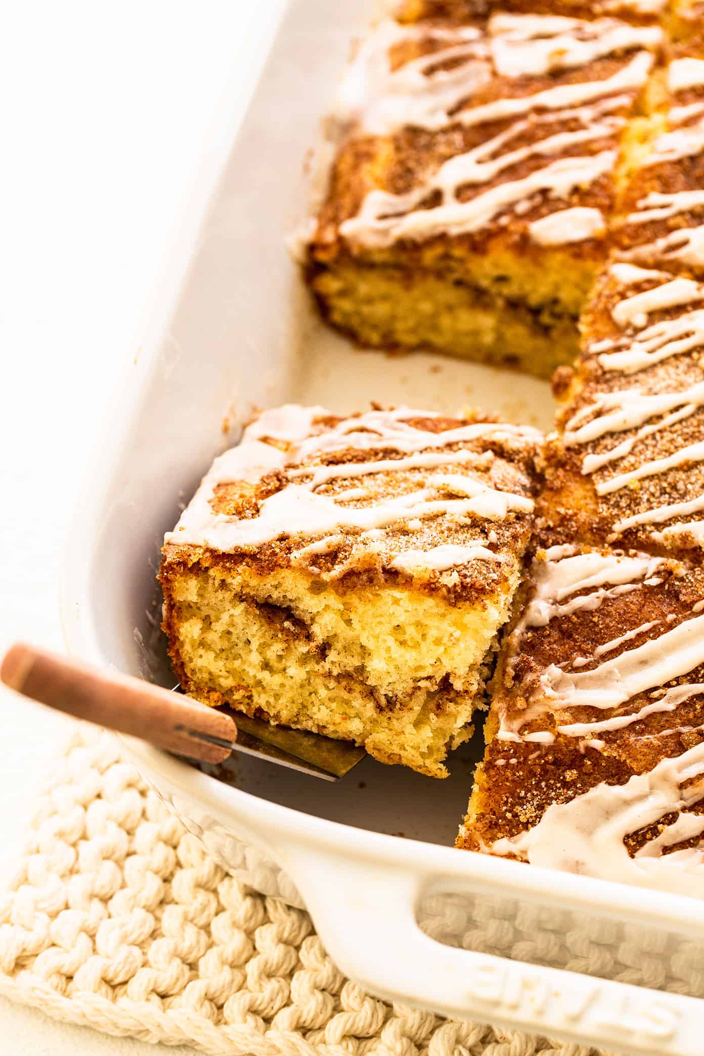 My favorite sour cream coffee cake recipe is perfectly soft and fluffy, layered with cinnamon sugar, and always so delicious. It's the perfect sweet treat for breakfast, snack or dessert, and always so nostalgic and comforting. | gimmesomeoven.com Sour Cream Coffee Cake Recipe